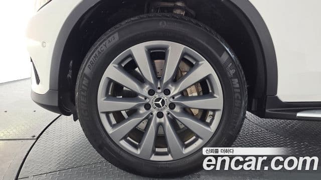 Mercedes-Benz GLC-Class 2019 — Şəkil 5/20