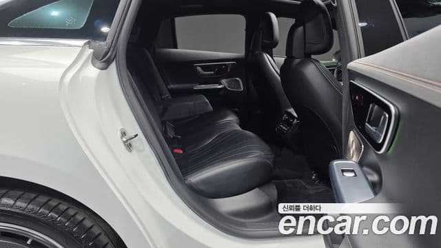 Mercedes-Benz EQE 2023 — ფოტო 10/20