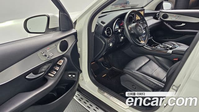 Mercedes-Benz GLC-Class 2018 — Şəkil 10/20