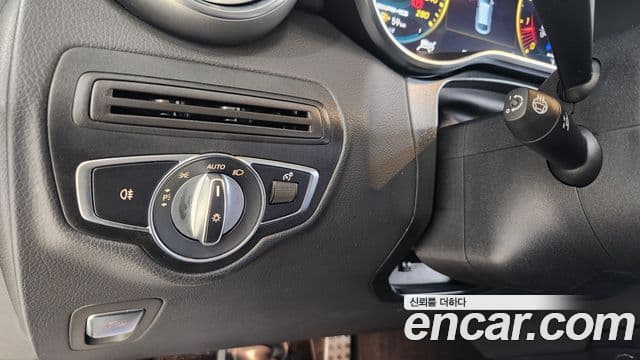 Mercedes-Benz GLC-Class 2022 — Photo 18/20