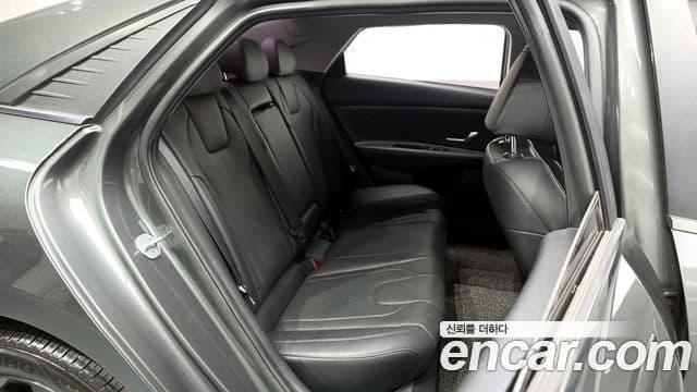 Hyundai Avante 2021 — ფოტო 11/20