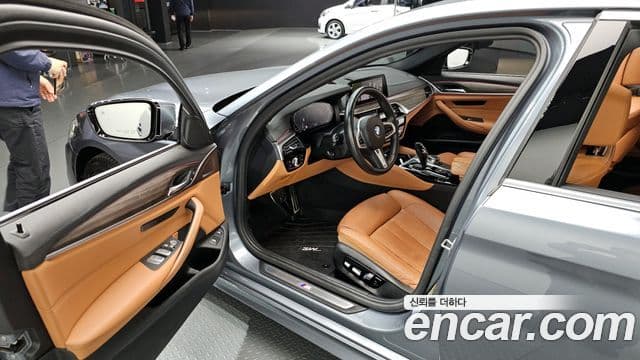 BMW 5 Series 2020 — Şəkil 10/20