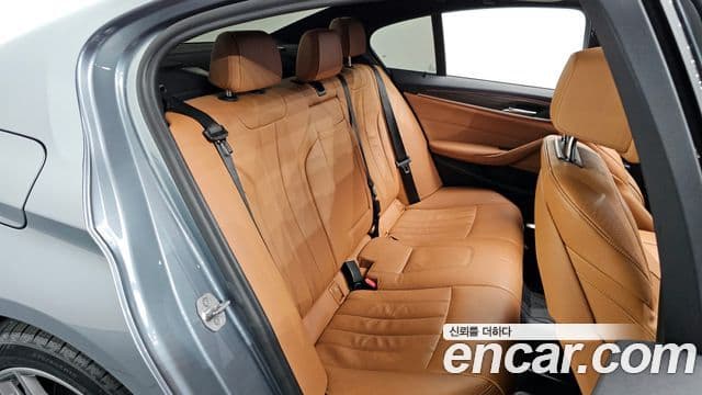 BMW 5 Series 2020 — Şəkil 11/20