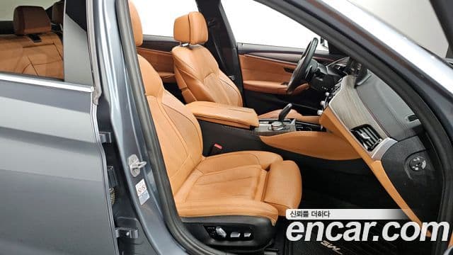 BMW 5 Series 2020 — Şəkil 12/20