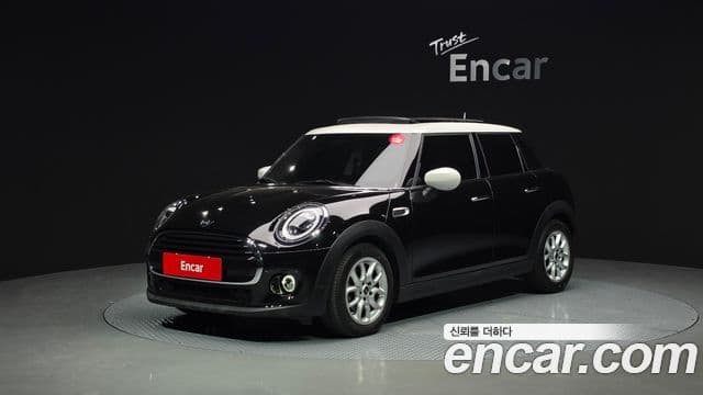 Mini Cooper 2020 — ფოტო 2/31