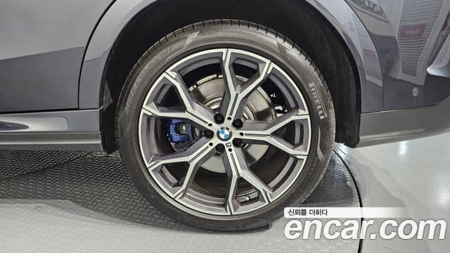 BMW X6 2020 — Photo 22/33