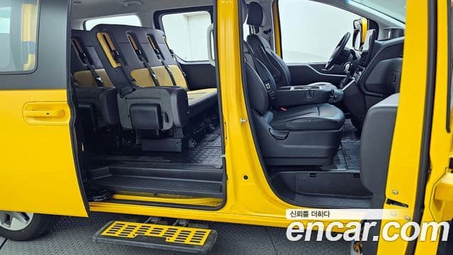 Hyundai Staria 2025 — ფოტო 19/20
