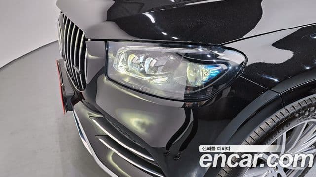 Mercedes-Benz GLS-Class 2020 — Photo 23/32