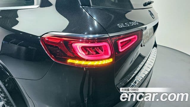 Mercedes-Benz GLS-Class 2020 — Photo 30/32