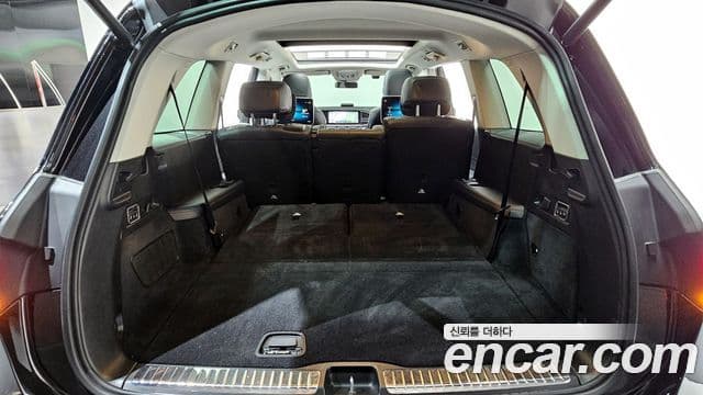 Mercedes-Benz GLS-Class 2020 — Photo 31/32