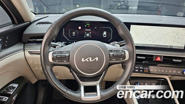 Kia K5 2023 — ფოტო 13/20