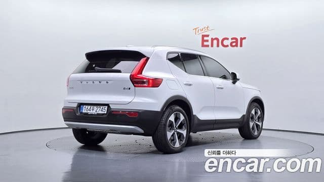 Volvo XC40 2025 — Şəkil 2/20