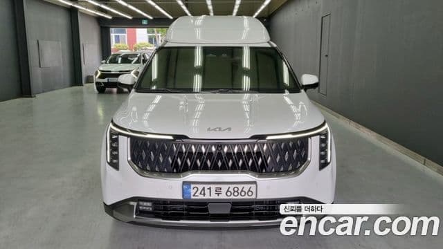 Kia Carnival 2024 — Şəkil 2/18