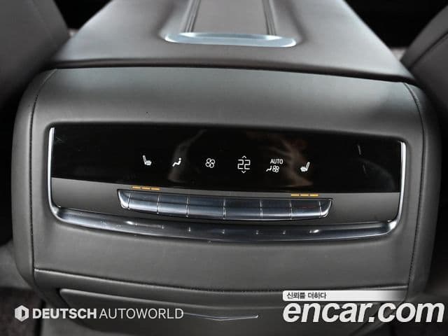 Cadillac Escalade 2023 — ფოტო 16/20
