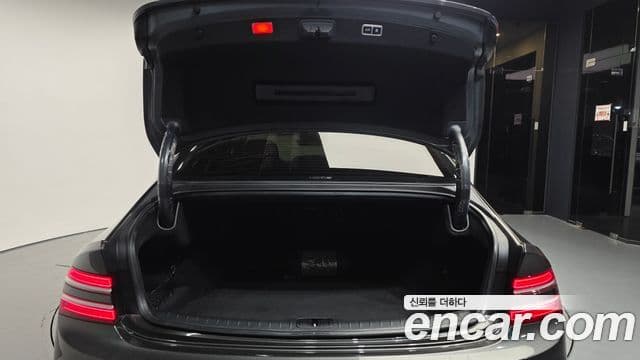 Genesis Electrified G80 2024 — ფოტო 19/20