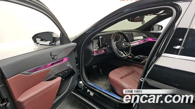 BMW 7 Series 2025 — фото 10 из 20