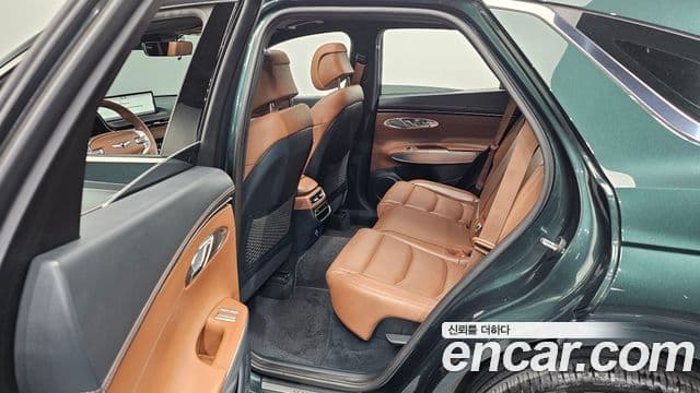Genesis GV70 2022 — фото 11 из 20