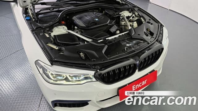 BMW 5 Series 2019 — фото 6 из 20