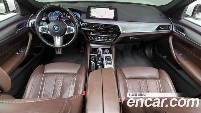 BMW 5 Series 2019 — фото 7 из 20