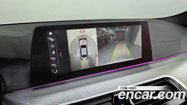 BMW 5 Series 2019 — фото 15 из 20