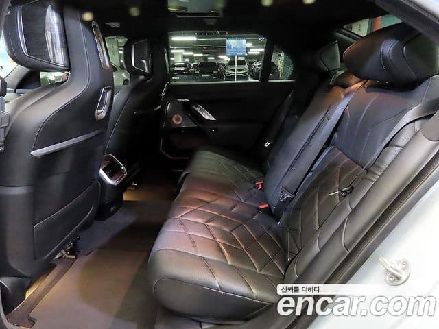 BMW i7 2023 — Photo 7/20