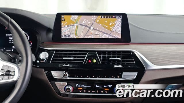 BMW 5 Series 2020 — Фото 14/20