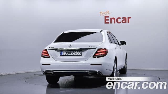 Mercedes-Benz E-Class 2018 — фото 4 из 20