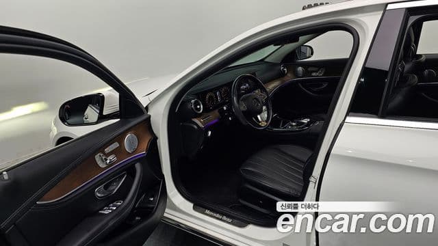 Mercedes-Benz E-Class 2018 — ფოტო 10/20