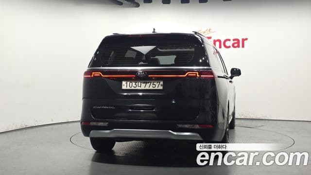 Kia Carnival 2020 — фото 4 из 20