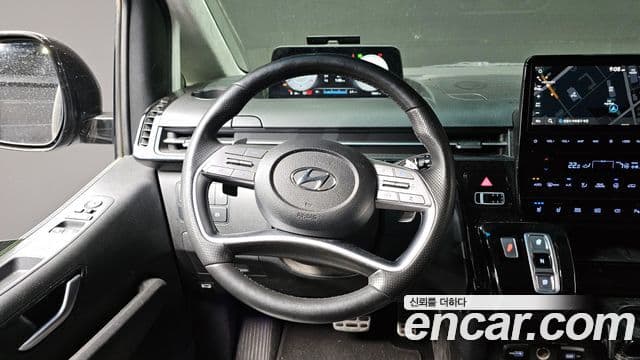 Hyundai Staria 2023 — Şəkil 13/20
