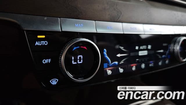Genesis Electrified G80 2022 — Şəkil 18/20
