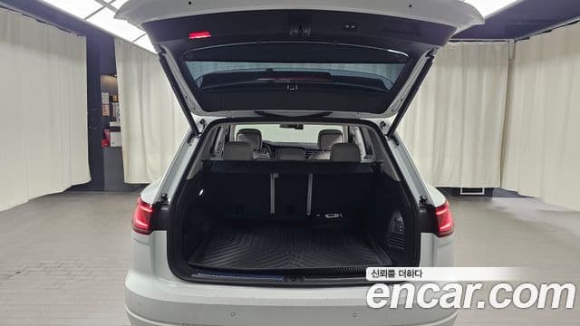 Volkswagen Touareg 2025 — ფოტო 20/20