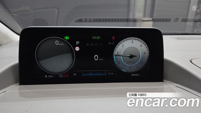 Hyundai Staria 2021 — фото 8 из 20