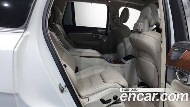 Volvo XC90 2019 — ფოტო 12/20