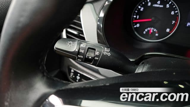 Kia Seltos 2021 — ფოტო 18/20