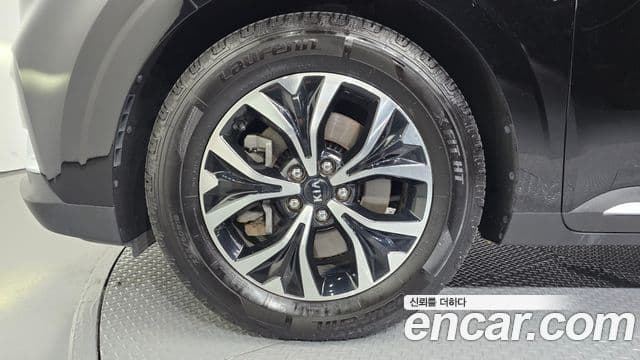 Kia Carnival 2020 — фото 5 из 20