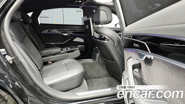 Audi A8 2021 — фото 12 из 20