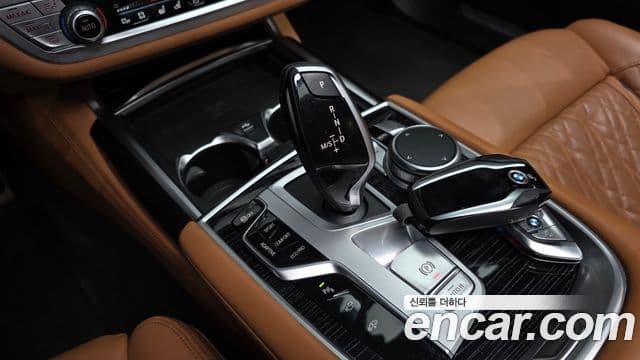 BMW 7 Series 2021 — ფოტო 9/20