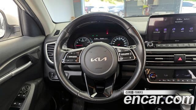 Kia Seltos 2022 — ფოტო 15/20