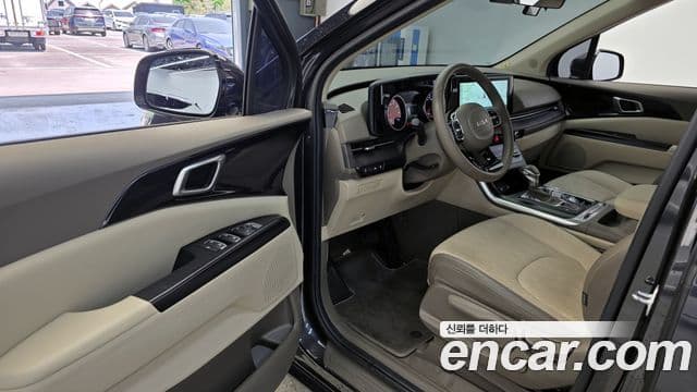 Kia Carnival 2023 — Şəkil 10/20