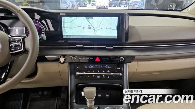 Kia Carnival 2023 — Şəkil 12/20