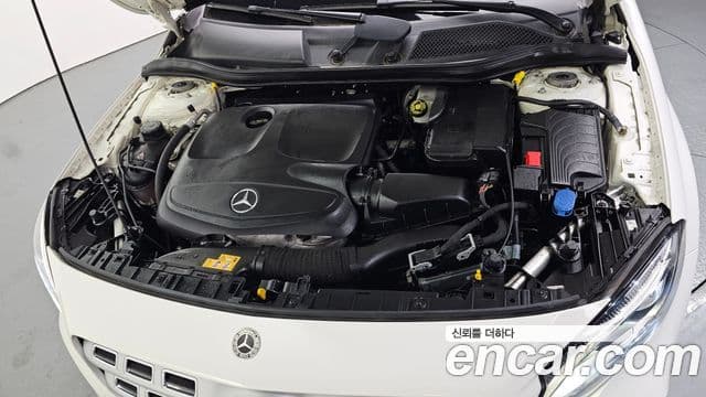 Mercedes-Benz GLA-Class 2018 — Фото 6/20