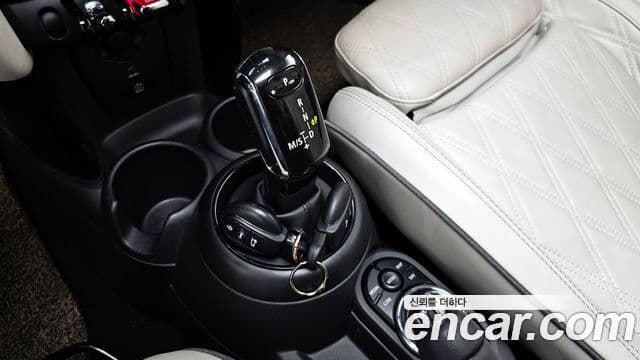 Mini Cooper S 2020 — ფოტო 9/20