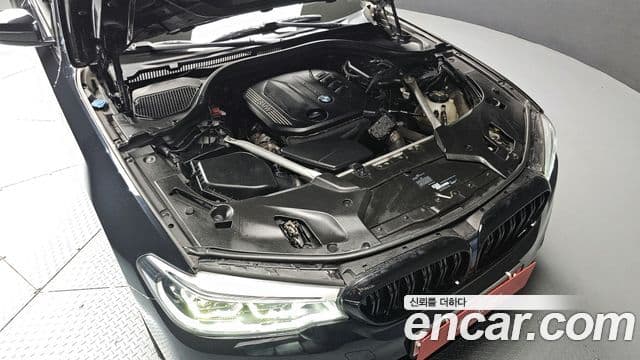 BMW 5 Series 2019 — фото 6 из 20