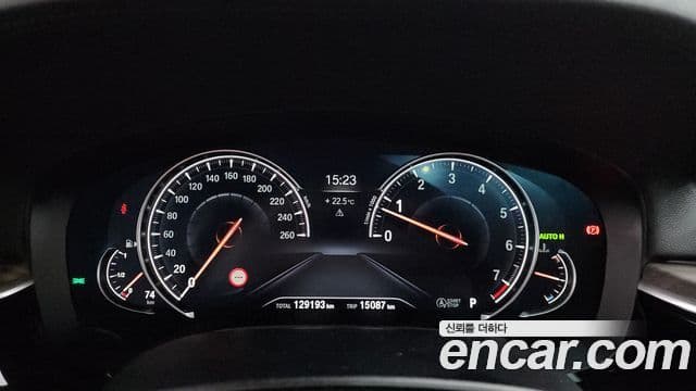 BMW 5 Series 2018 — Фото 8/20