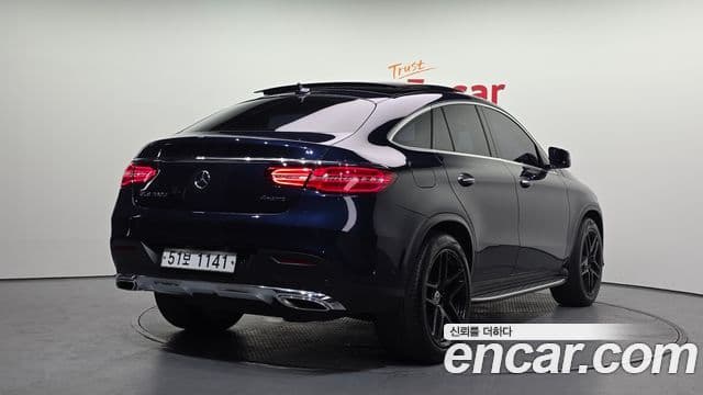 Mercedes-Benz GLE-Class 2018 — ფოტო 2/20