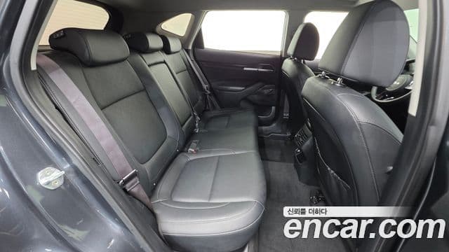 Kia Seltos 2022 — Şəkil 19/20