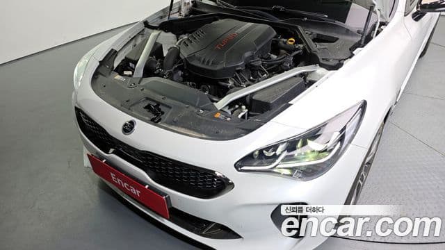 Kia Stinger 2018 — Şəkil 6/20
