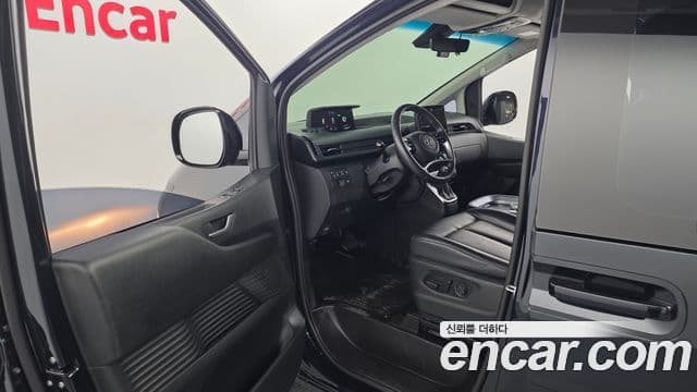 Hyundai Staria 2023 — ფოტო 10/20