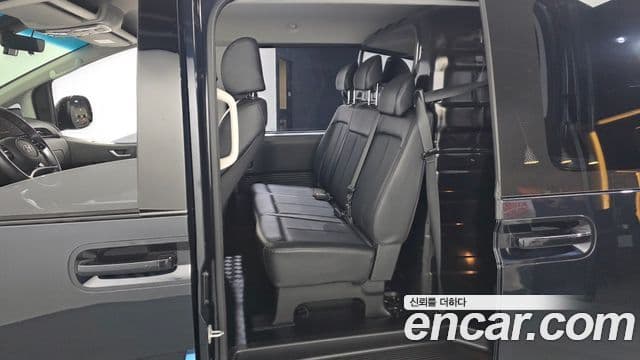 Hyundai Staria 2023 — ფოტო 11/20